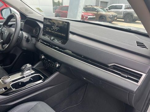 Used 2025 Mitsubishi Outlander SE FWD image 25