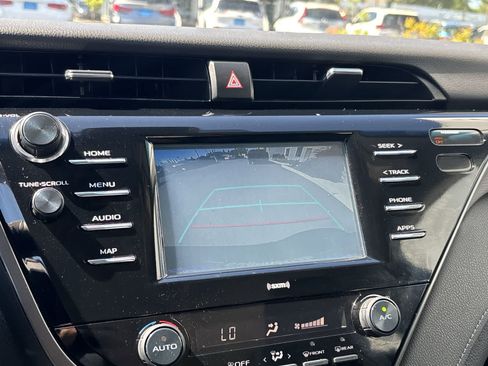 Used 2020 Toyota Camry SE FWD image 21