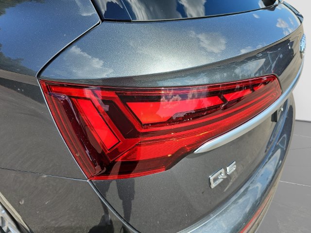 Used 2024 Audi Q5 e Premium Plus AWD/4WD image 40
