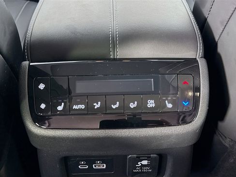 Certified 2025 INFINITI QX60 Sensory image 26