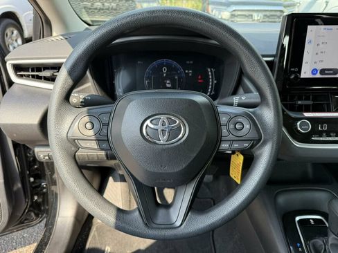 Used 2026 Toyota Corolla LE FWD image 6