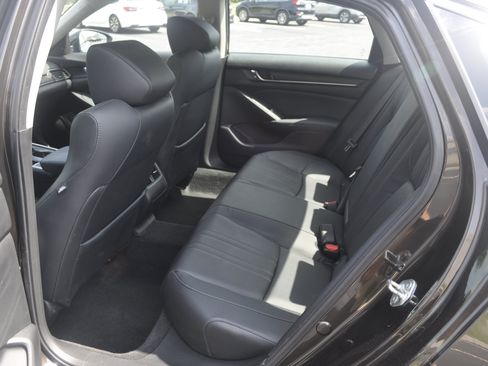 Used 2018 Honda Accord EX-L image 11