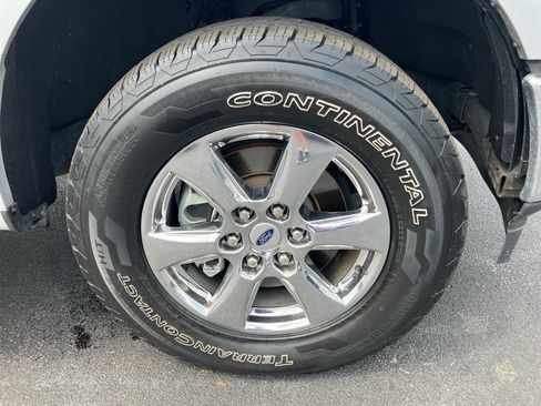 Used 2019 Ford F150 XLT w/ Equipment Group 302A Luxury AWD/4WD image 14