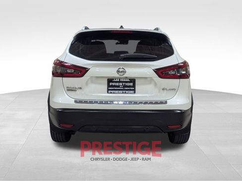 Used 2022 Nissan Rogue Sport SL image 7