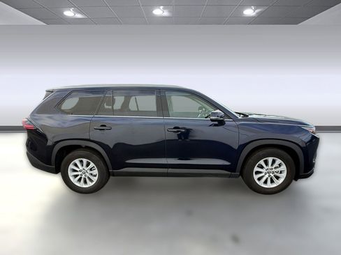 Used 2025 Toyota Grand Highlander XLE image 8