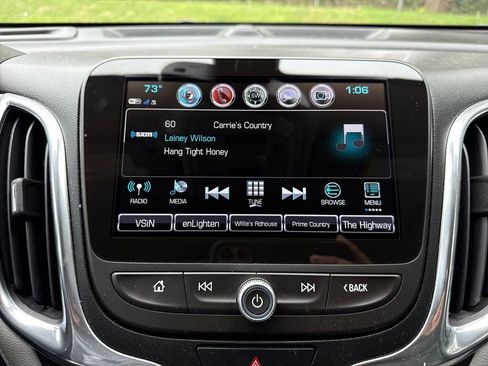 Used 2018 Chevrolet Equinox Premier FWD image 16