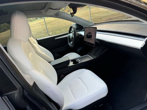Used 2022 Tesla Model Y Performance image 21