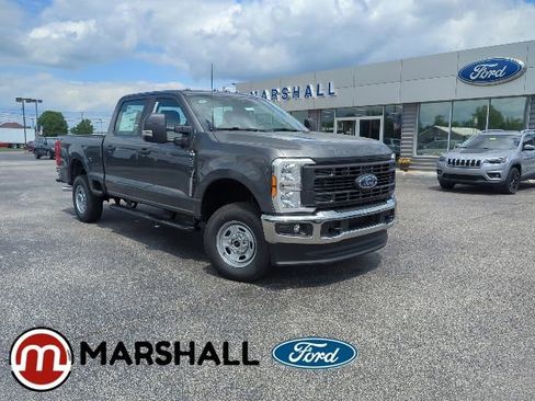 New 2026 Ford F250 4x4 Crew Cab Super Duty image 1