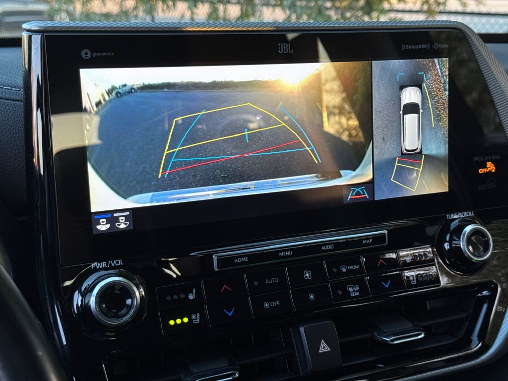 Certified 2022 Toyota Highlander Platinum AWD/4WD image 21