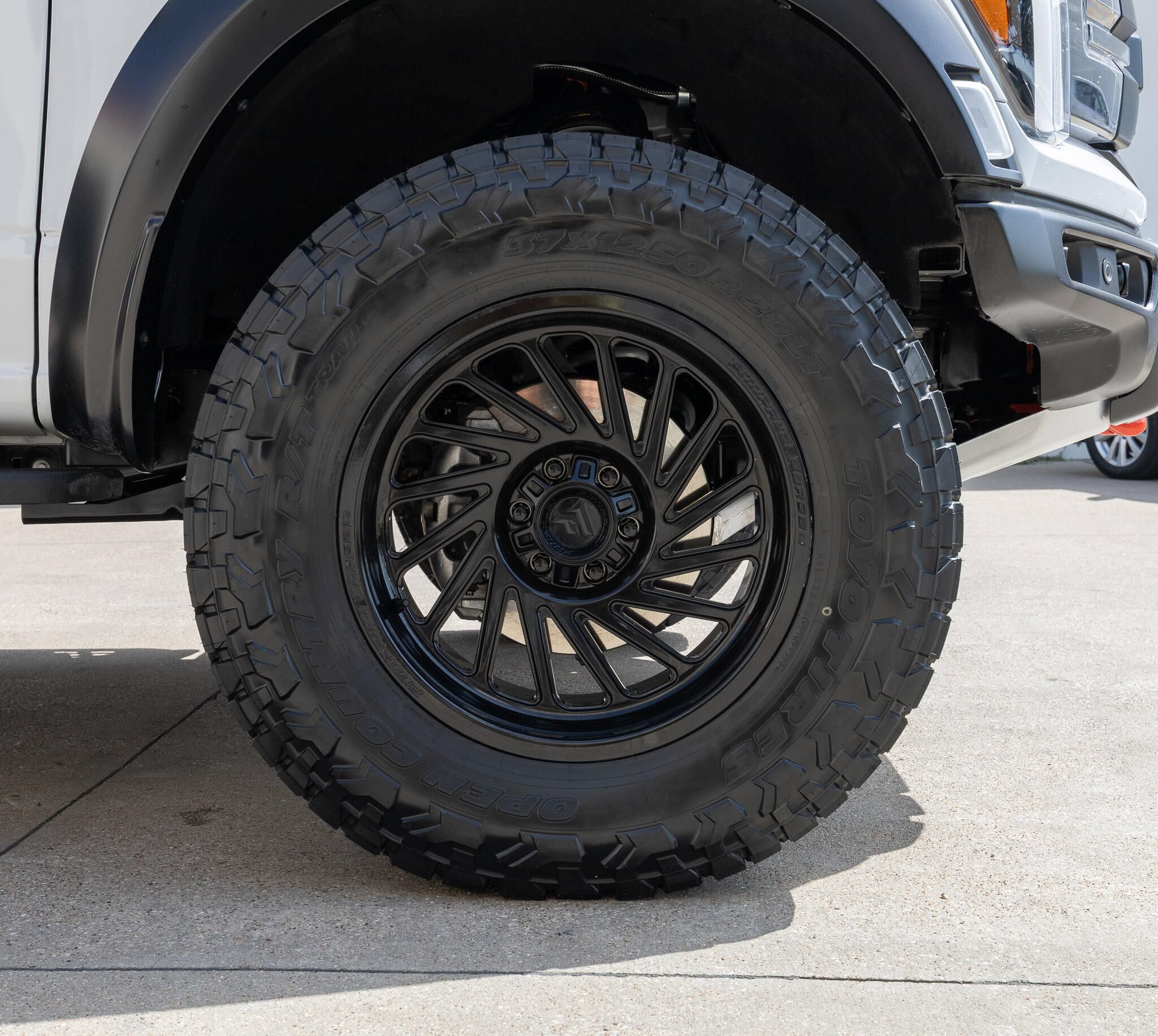 Used 2025 Ford F150 Raptor w/ Equipment Group 803A Raptor R AWD/4WD image 12