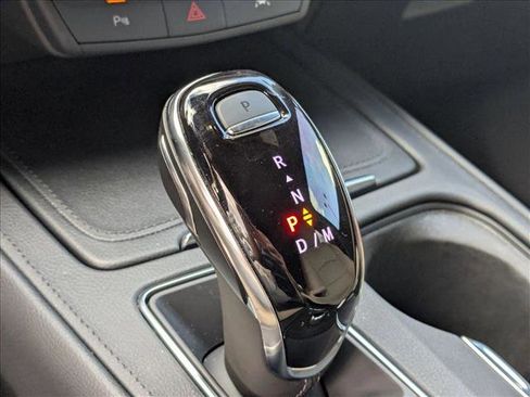 Used 2025 Cadillac XT4 Premium Luxury image 12