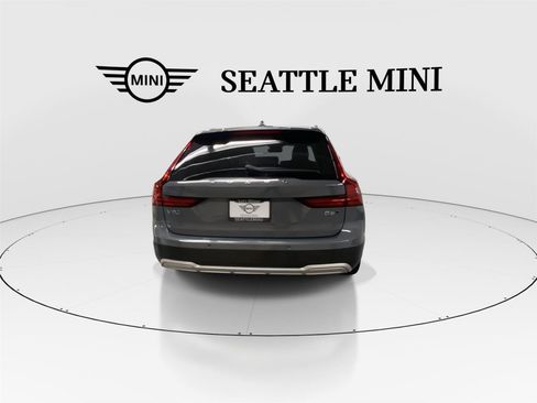 Used 2022 Volvo V90 B6 Cross Country w/ Advanced Package AWD/4WD image 10