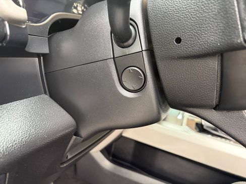 Used 2019 Ford F150 Lariat w/ Equipment Group 502A Luxury AWD/4WD image 15