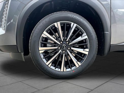 New 2026 Nissan Pathfinder Platinum FWD image 9