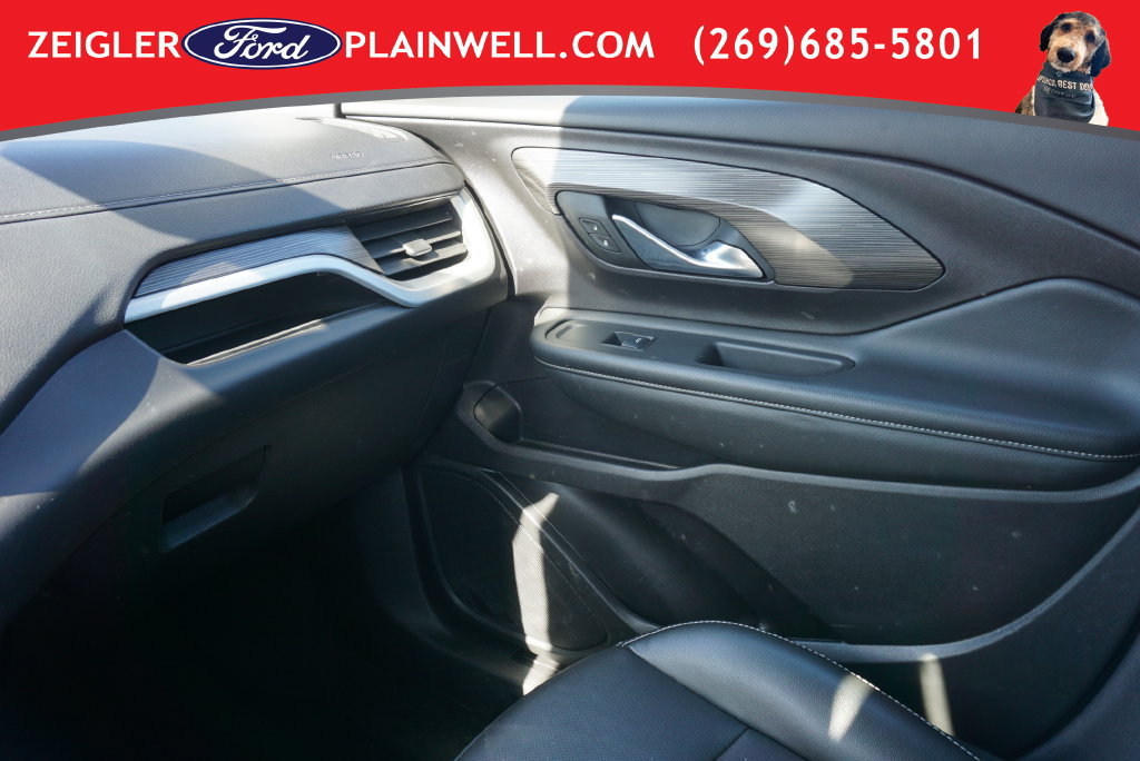 Used 2024 GMC Terrain SLT AWD/4WD image 33