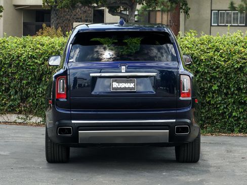 Certified 2022 Rolls-Royce Cullinan w/ Cullinan Package AWD/4WD image 6