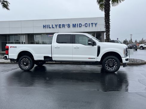 New 2026 Ford F350 Platinum w/ FX4 Off-Road Package image 2