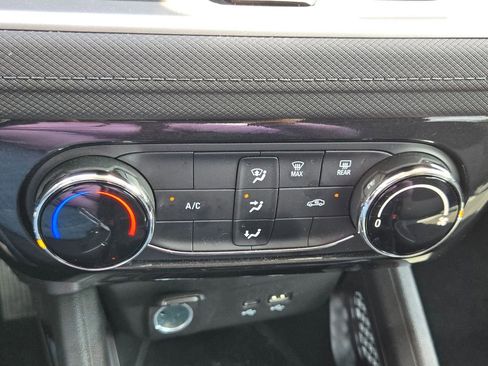 Used 2025 Chevrolet TrailBlazer LT image 16