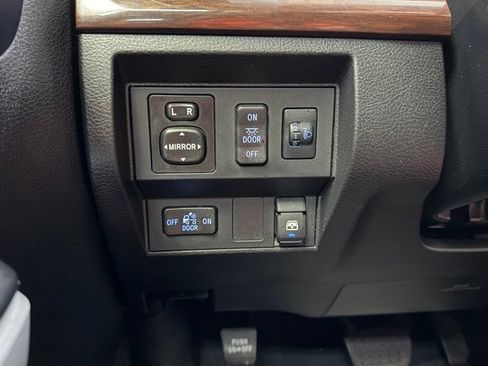 Used 2014 Toyota Tundra Limited w/ Limited Premium Package AWD/4WD image 15
