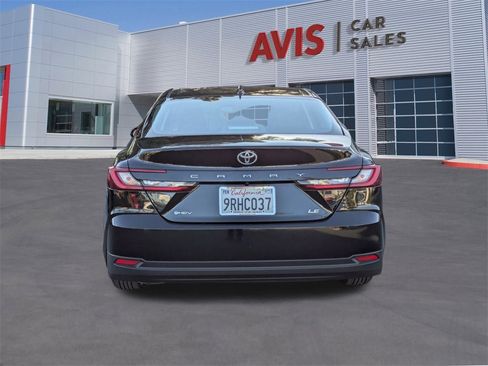 Used 2025 Toyota Camry LE image 7