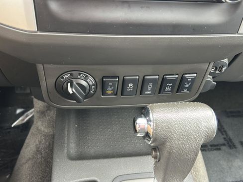 Used 2017 Nissan Frontier PRO-4X w/ Pro-4x Luxury Package image 18