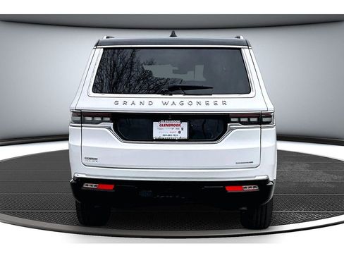 Certified 2024 Jeep Grand Wagoneer Series III w/ HD Trailer Tow Package AWD/4WD image 6