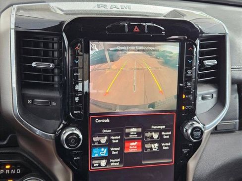 Used 2019 RAM 1500 Laramie AWD/4WD image 12