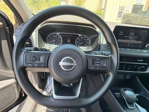 Used 2023 Nissan Rogue S AWD/4WD image 27
