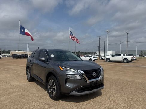Certified 2023 Nissan Rogue SV w/ SV Premium B Package FWD image 2