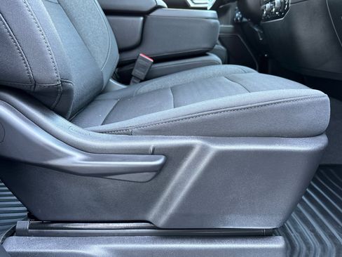 Used 2025 Chevrolet Silverado 1500 LT image 23