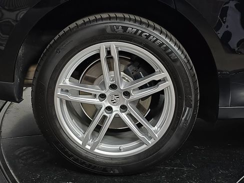 Certified 2026 Porsche Macan AWD/4WD image 29