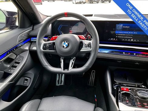 Used 2025 BMW M5 w/ Executive Package image 7