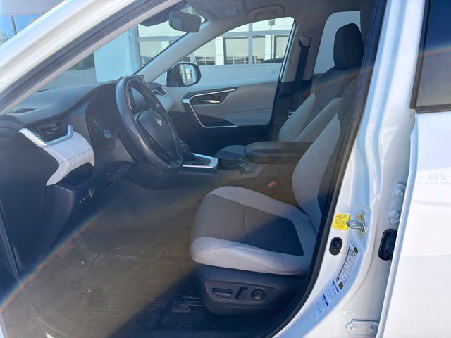 Used 2021 Toyota RAV4 XLE AWD/4WD image 9