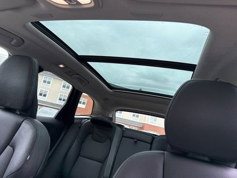 Certified 2023 Volvo XC60 B5 Plus w/ Climate Package image 22