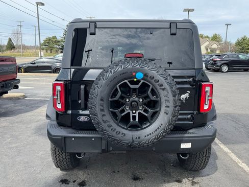 New 2026 Ford Bronco Badlands image 11