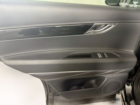 Used 2025 Genesis GV80 2.5T Standard AWD/4WD image 25