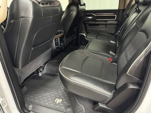 Used 2022 RAM 3500 Laramie AWD/4WD image 12