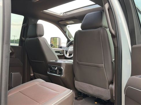 Used 2025 GMC Sierra 2500 Denali w/ Denali Reserve Package AWD/4WD image 3