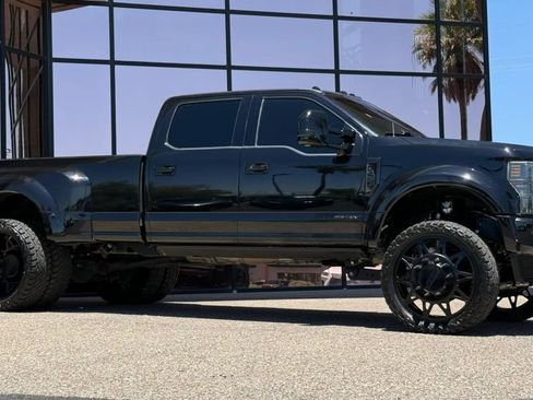 Used 2022 Ford F450 Platinum w/ FX4 Off-Road Package AWD/4WD image 16