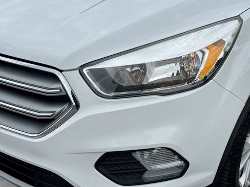 Used 2017 Ford Escape SE FWD image 12