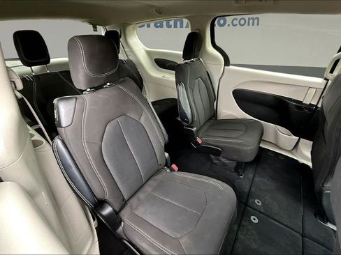 Used 2023 Chrysler Voyager LX FWD image 23