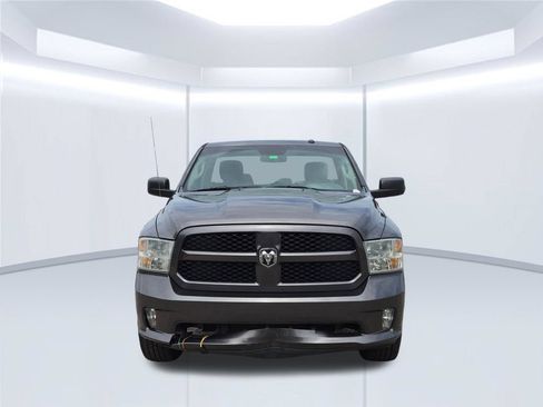 Used 2014 RAM 1500 Express RWD image 10