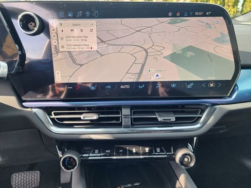 New 2026 Chevrolet Equinox EV LT image 31