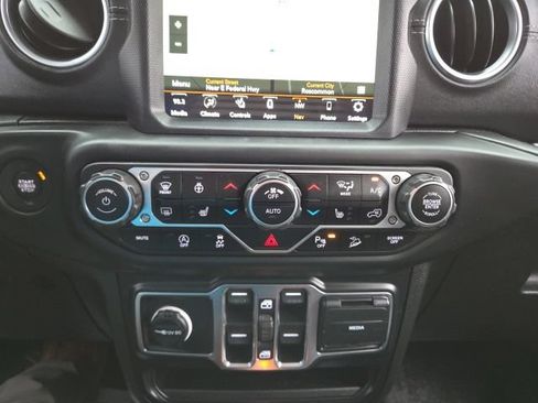 Used 2020 Jeep Wrangler Unlimited Sahara w/ Dual Top Group AWD/4WD image 65