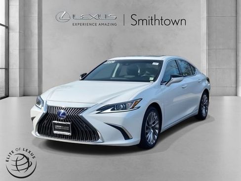 Certified 2020 Lexus ES 300h w/ Accessory Package image 8