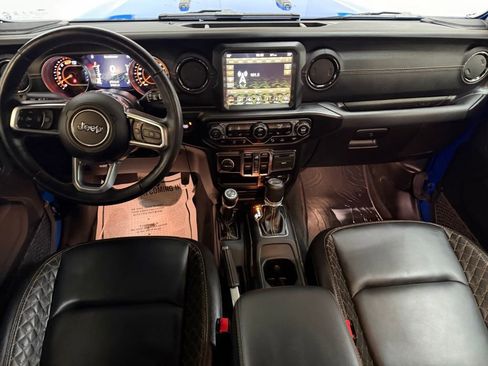 Used 2022 Jeep Wrangler Unlimited Sahara image 3