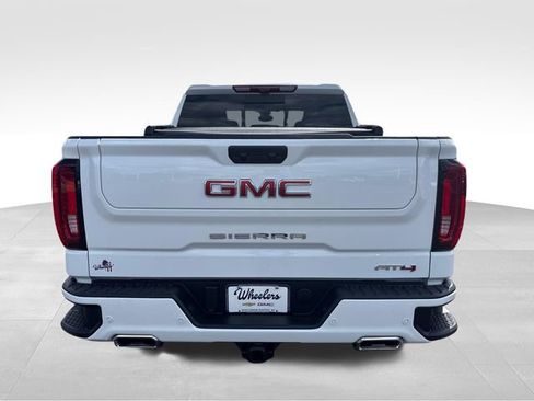 Used 2025 GMC Sierra 1500 AT4 w/ Technology Package AWD/4WD image 4