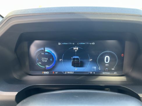 Used 2024 Ford F150 Lightning Lariat image 35