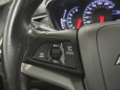 Used 2020 Chevrolet Trax LT w/ LT Convenience Package image 30