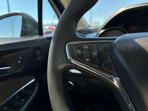 Used 2018 Chevrolet Cruze LT w/ Convenience Package FWD image 13